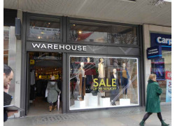 Магазин женской одежды Warehouse
